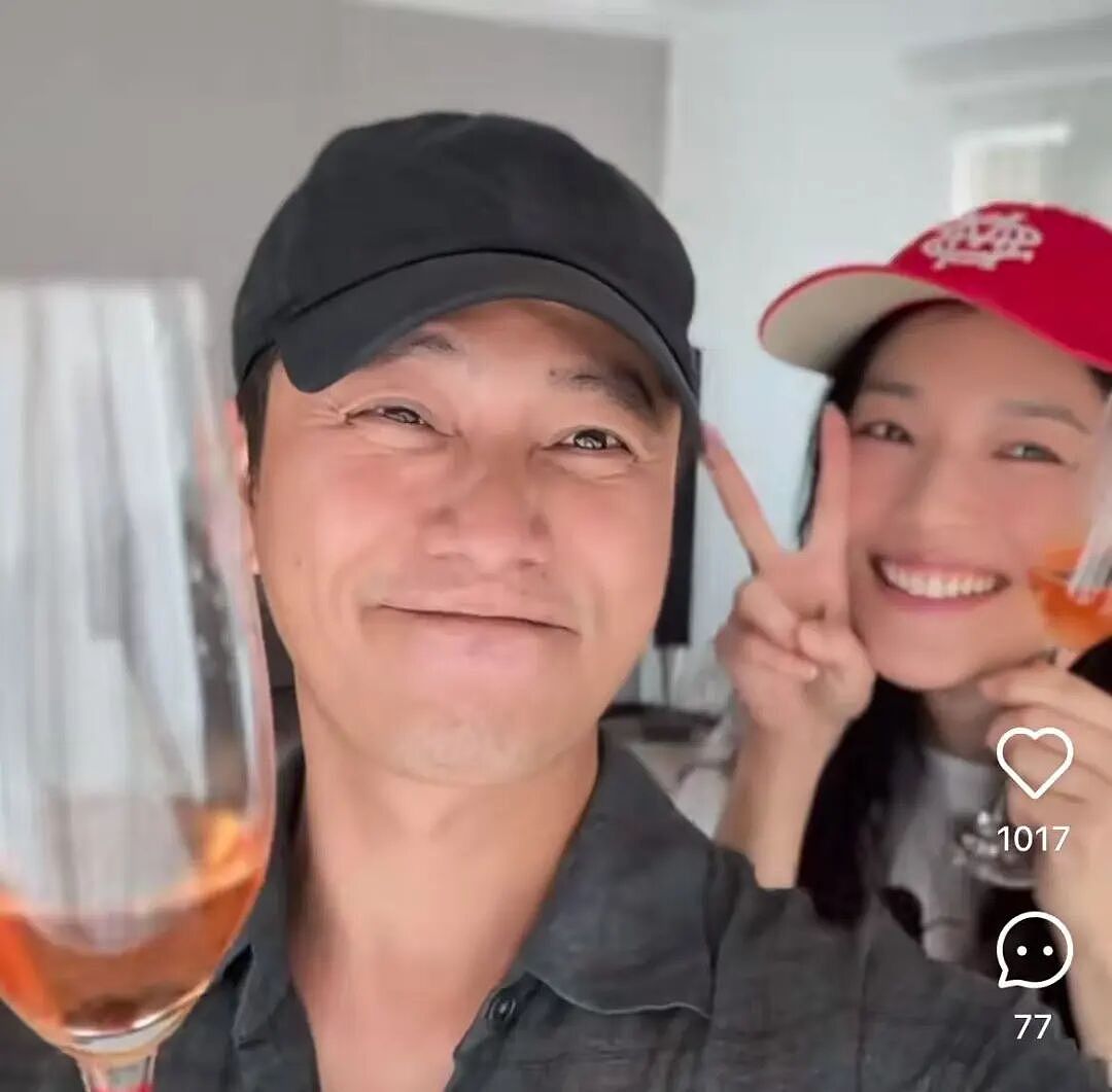 49岁舒淇泛舟威尼斯,穿白衬衫披散波浪卷发,美如油画!透露“首次当导演压力大”(组图) - 6