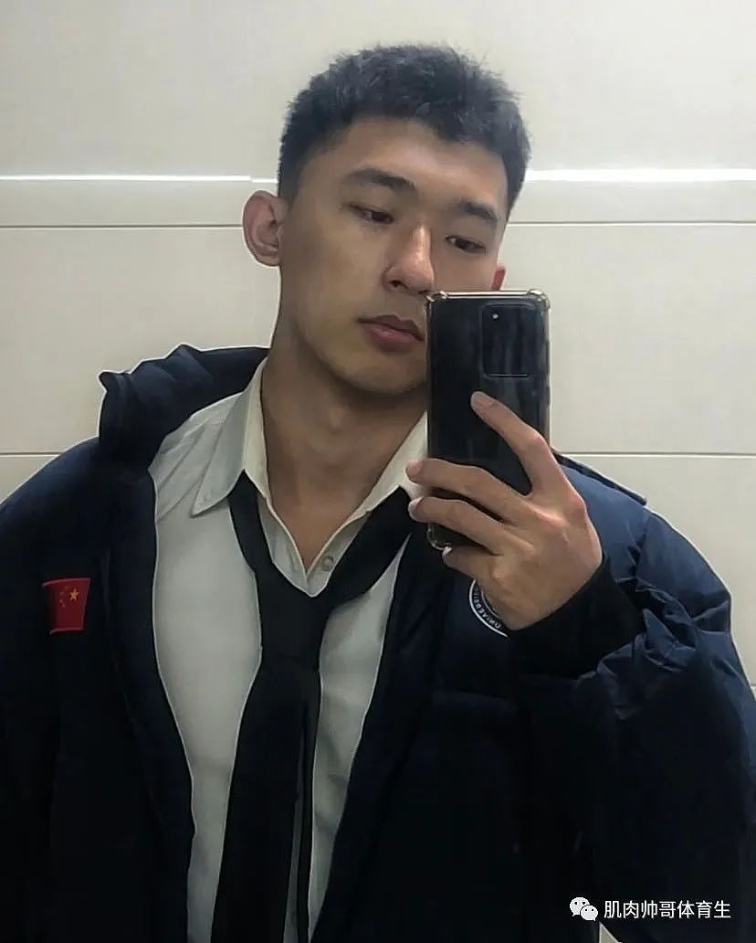【帅哥】地表最强健身房肌肉男，黑皮大男孩，痞帅大胸肌（组图） - 3