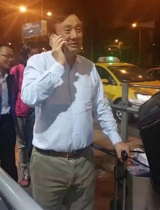 刘强东吃路边摊喝散装酒，这些企业家为何都节俭生活？（组图） - 3