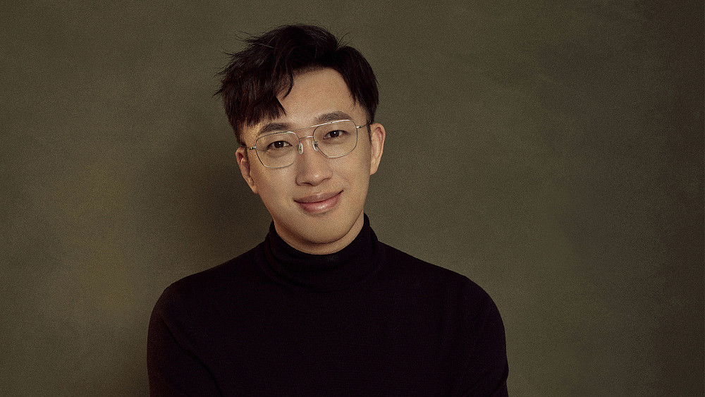 于正代孕风波越演越烈!狗仔公开内涵,同航班网友曝他大聊育儿经(组图) - 11