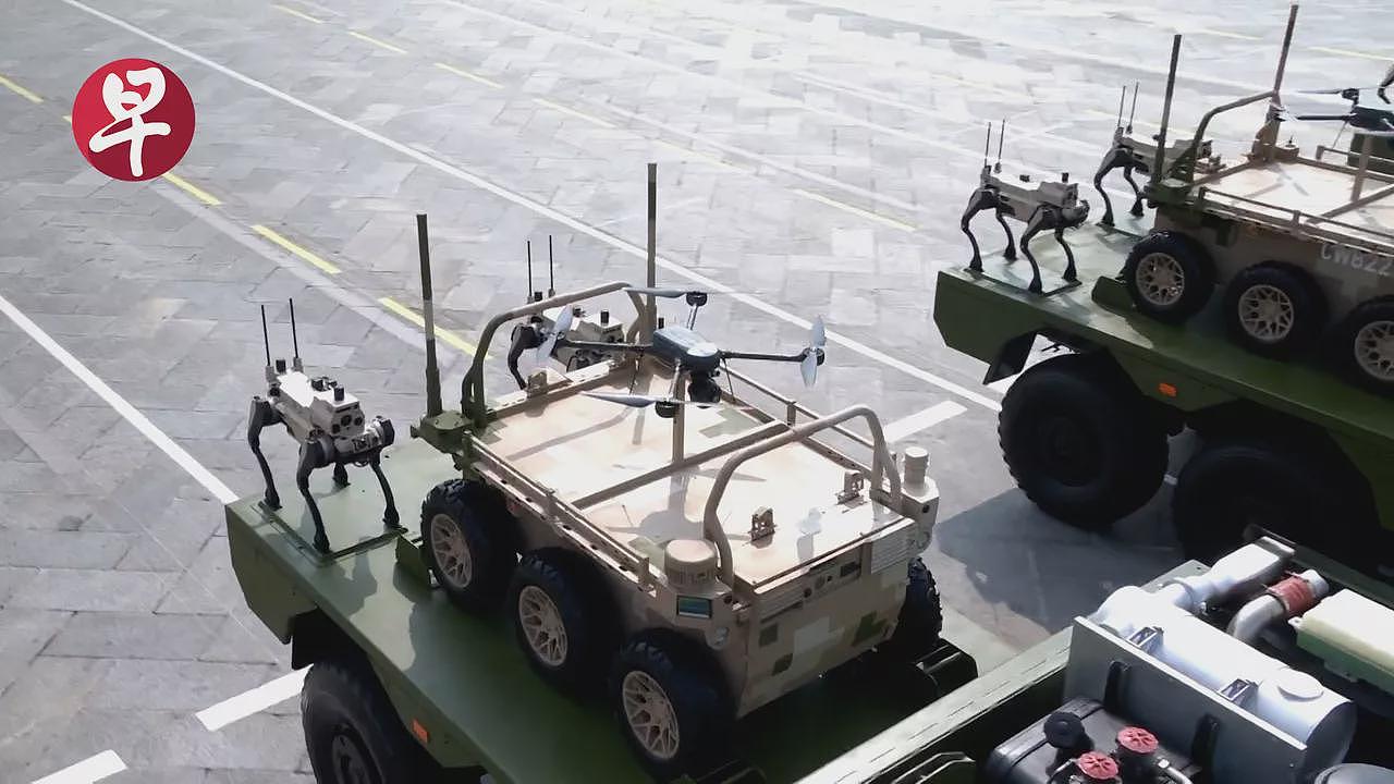 阅兵亮点“机器狼”：扛20公斤续航10公里爬40度陡坡（组图） - 1