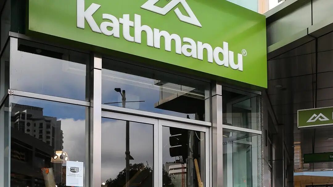 新西兰户外巨头Kathmandu将关闭21家门店，奥克兰地标拟裁员10%，游客大减石棉爆雷亏千万血溅街头 （组图） - 4