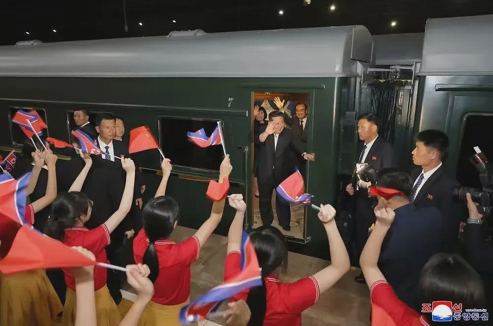 金正恩结束对中国访问，乘专列离京返程（组图） - 2