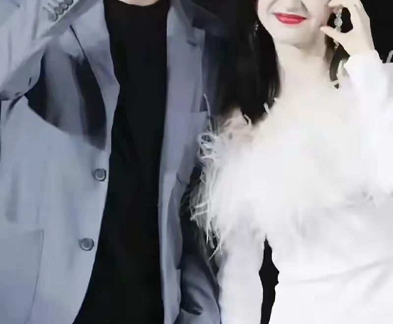 热搜爆了！又一对明星闪婚？双方回应（组图） - 1