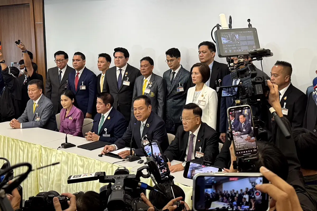 泰国新总理阿努廷44亿身家,祖籍广东新会!“准第一夫人”首次亮相(组图) - 7