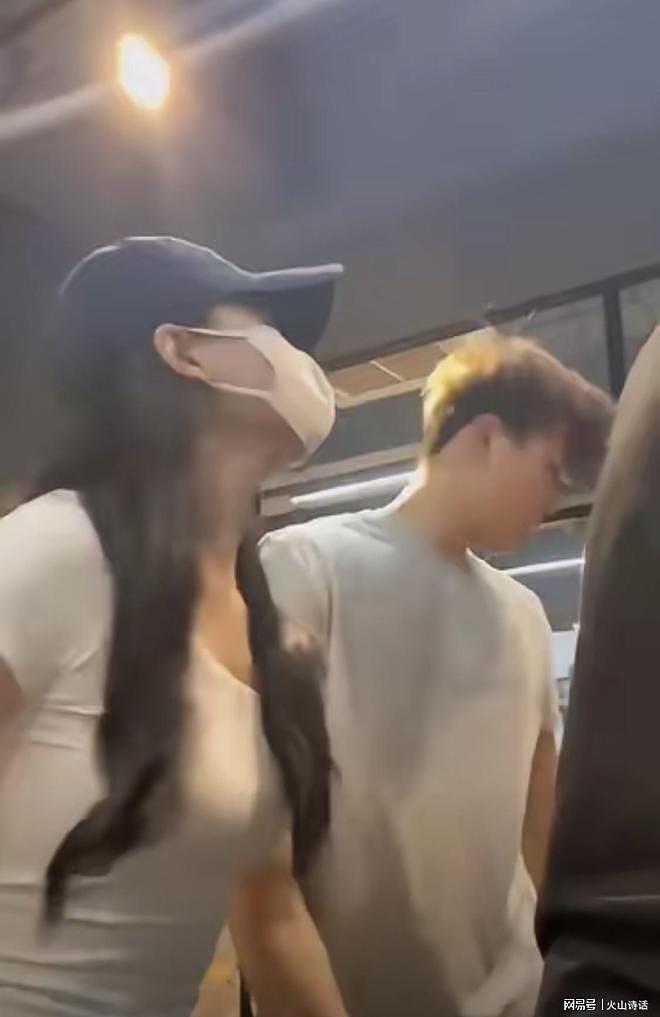 啪啪打脸!健身房一男教练被指与4女学员存在不正当关系,被群殴(组图) - 4