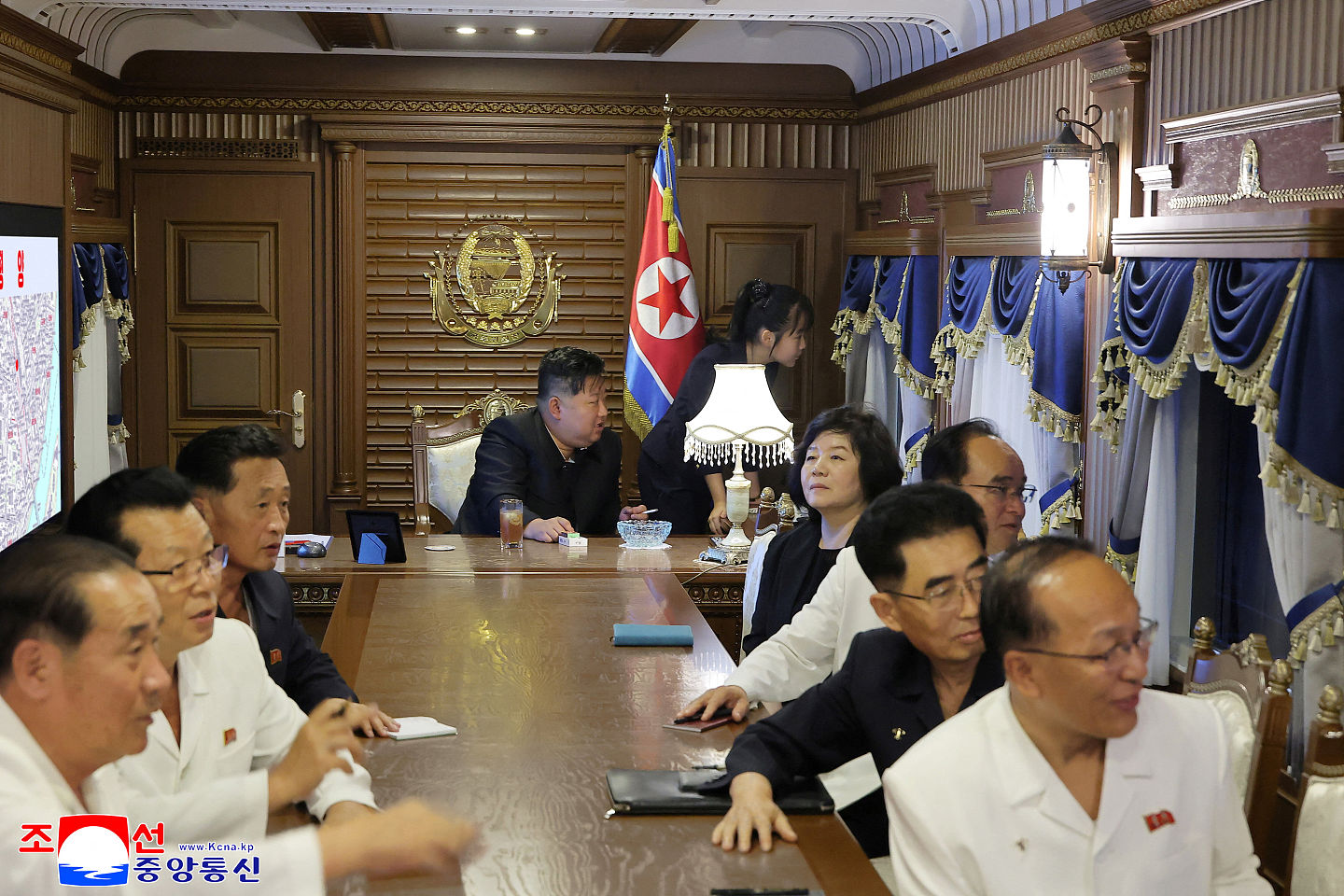 金正恩结束访中返抵北韩平壤，女儿金主爱再度同框曝光（组图） - 1
