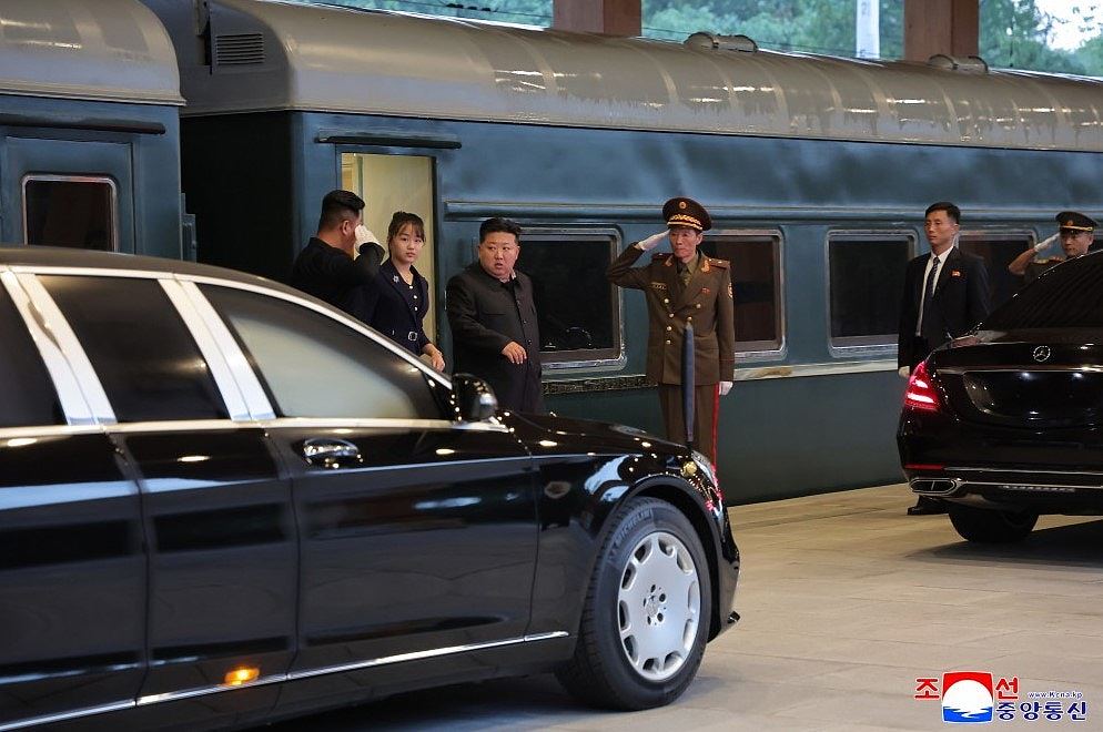 金正恩离华前一幕:上百学生化身小迷妹,高喊欢送欢送、热烈欢送(视频/组图) - 7