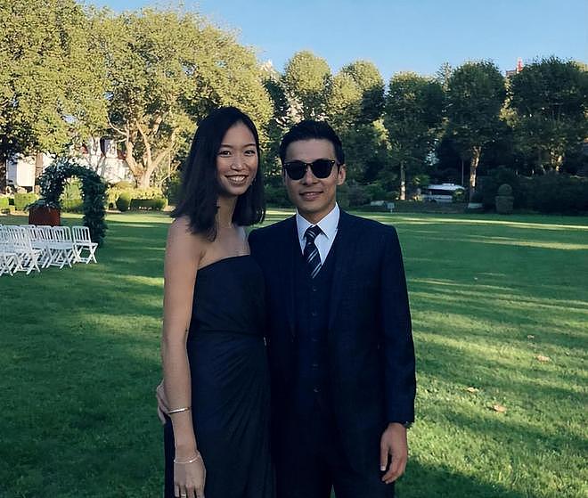 霍震霆称小儿子霍启仁不办婚礼，曝婚房为1975年的老楼，价格实惠（组图） - 10