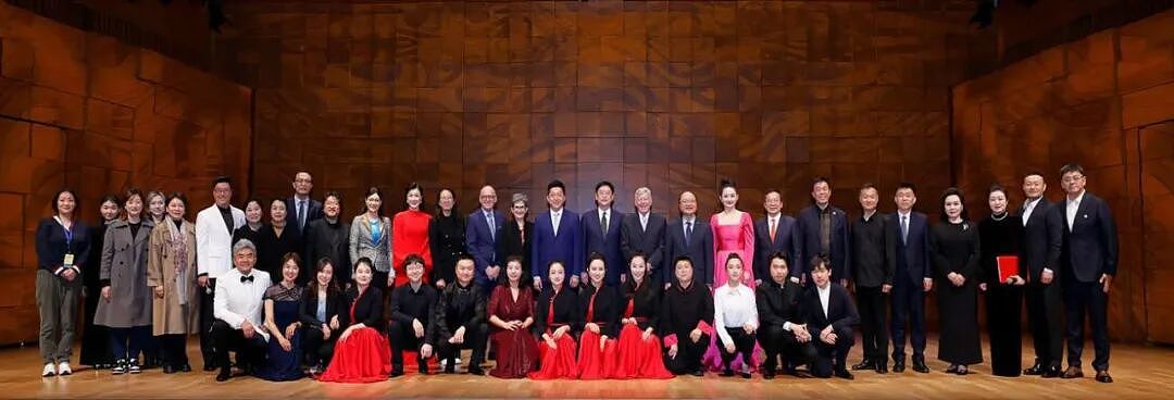 房新文总领事出席《和平与纪念之声:80年回响》音乐会(组图) - 1