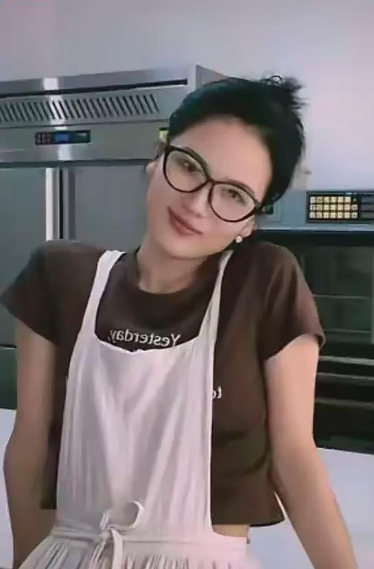 大瓜！美艳老板娘出轨18岁暑假工，聊天记录炸裂，称男生是永动机（组图） - 1