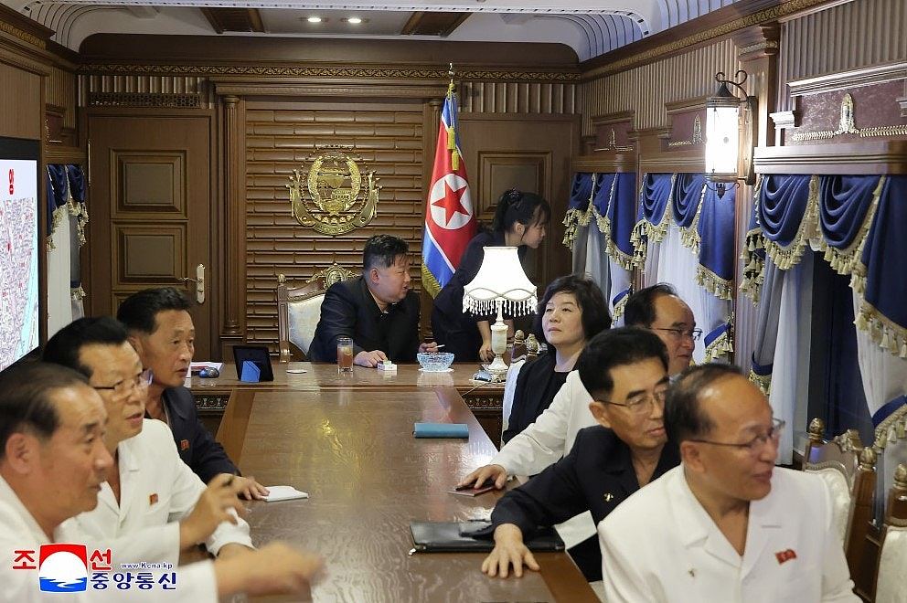 金正恩离华前一幕:上百学生化身小迷妹,高喊欢送欢送、热烈欢送(视频/组图) - 6