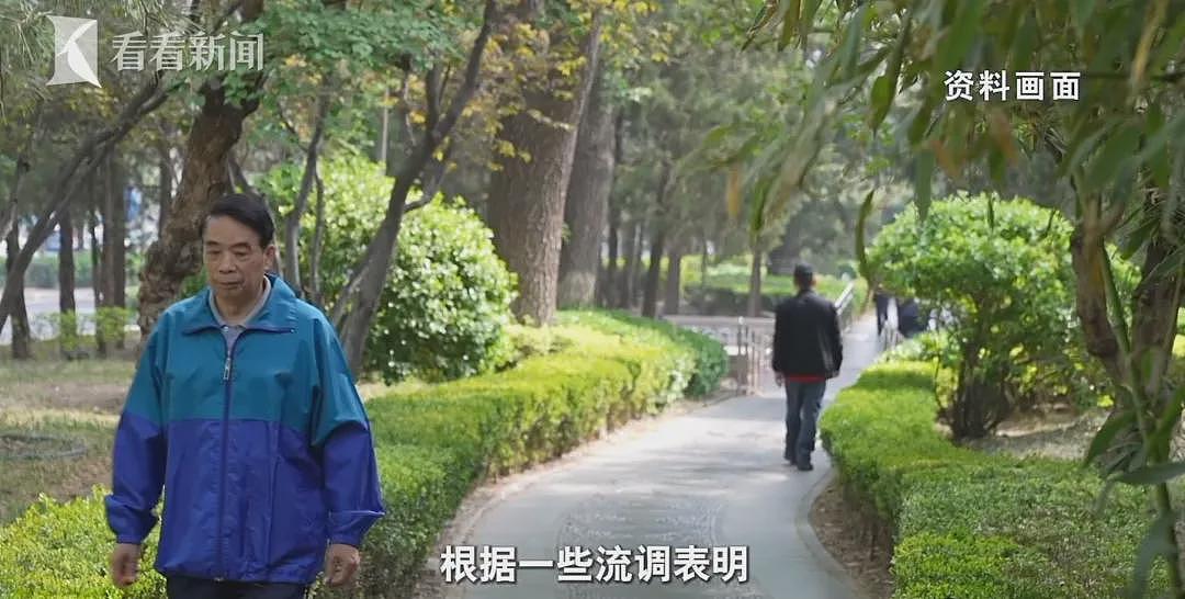 上海一独居老人沉迷捡垃圾，每月花4500元租两套房囤废品，3套房被30吨垃圾堆满，称“只有它不会变心”（组图） - 8