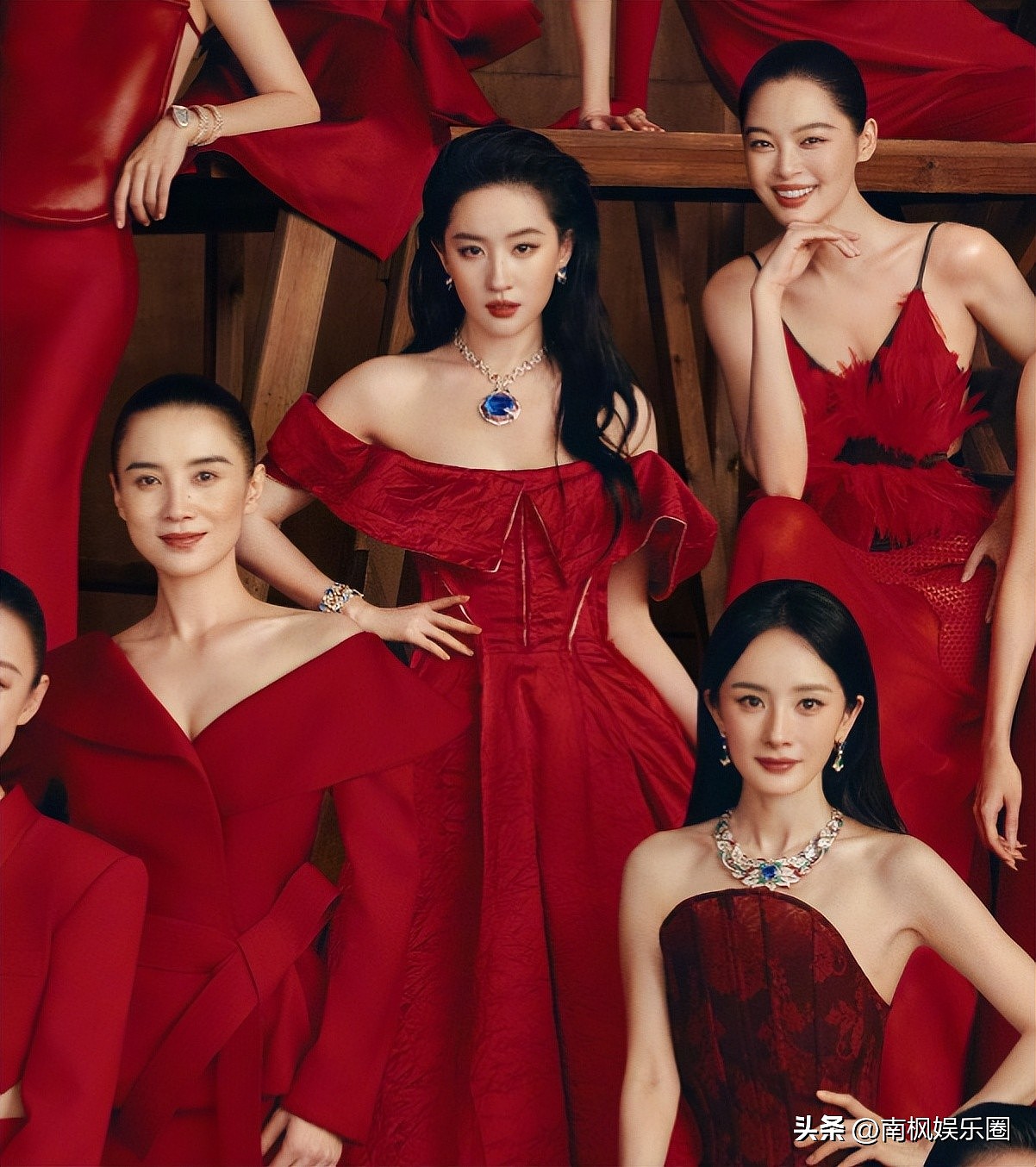 名场面!11大女星拍杂志封面,刘亦菲C位,把宋佳杨幂秒成陪衬(组图) - 18