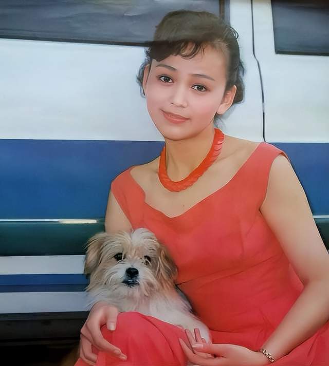 被畸形母爱毁掉的星二代：拍婚纱照，同床15年，把儿子当“丈夫”（组图） - 2