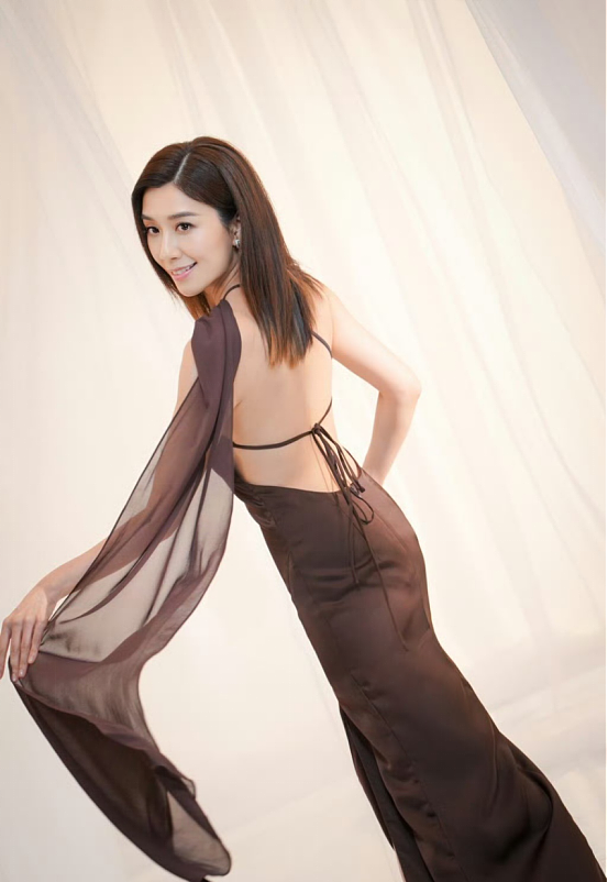 TVB前花旦婚后大解放真空上阵，大秀完美身材，为上镜好看狂减肥（组图） - 2
