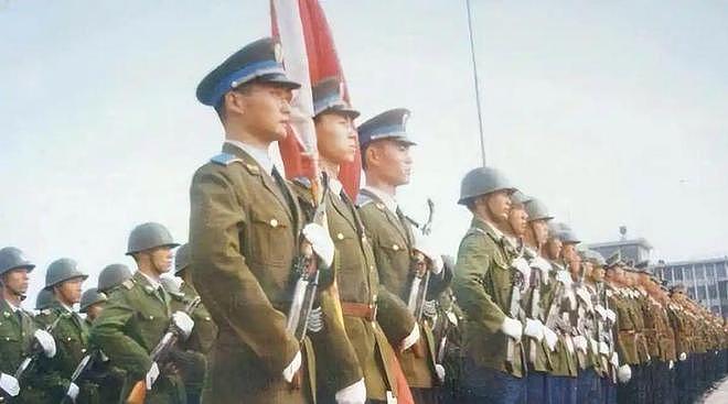 阅兵出现重大失误?导弹挂反、字打错,央视曝真相,涉及82名英烈(组图) - 17