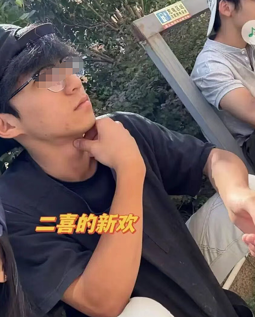 超美女老板娘劈腿18岁“奶狗”店员,被扒和闺蜜共享男友操作逆天(组图) - 11