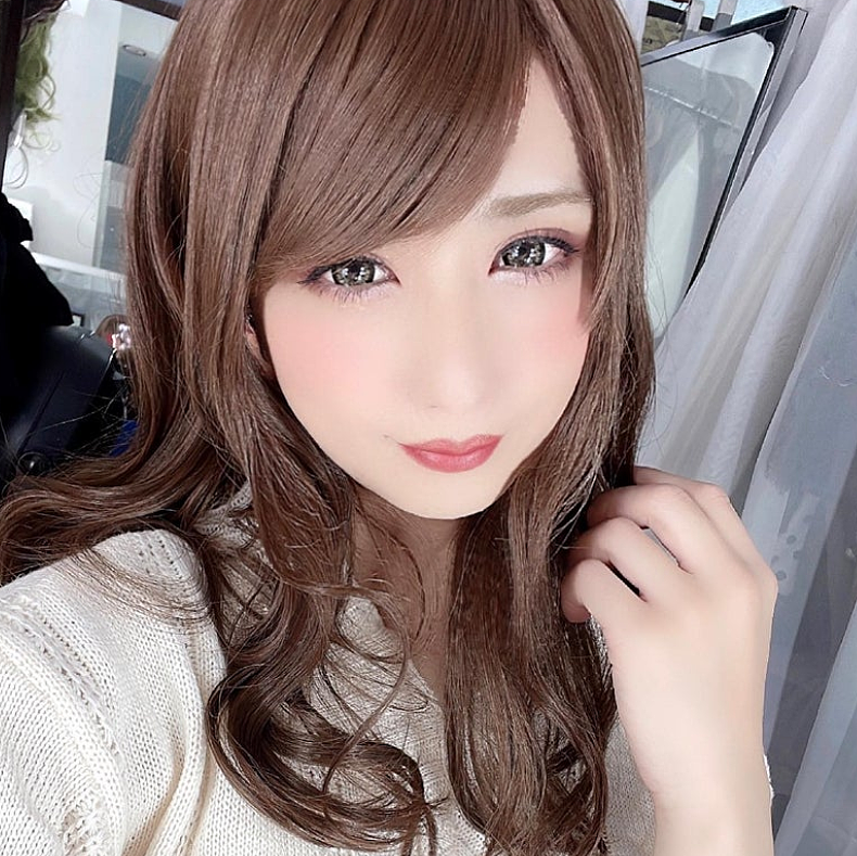 日本一黑皮肌肉男爆改性感美女!22岁下海做陪酒女,网友:这真不是换了个人?(组图) - 16