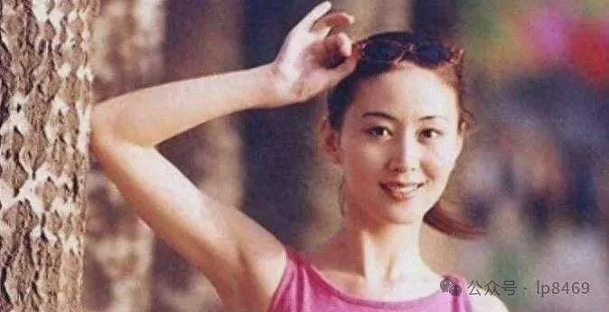 23年前她一脱成名轰动全国，汤加丽如今怎样了（组图） - 1
