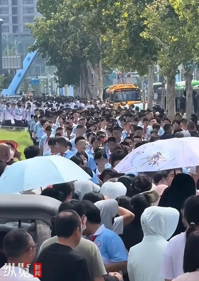 山东一中学初一新生招94个班引关注，官方：招生巅峰期（组图） - 2