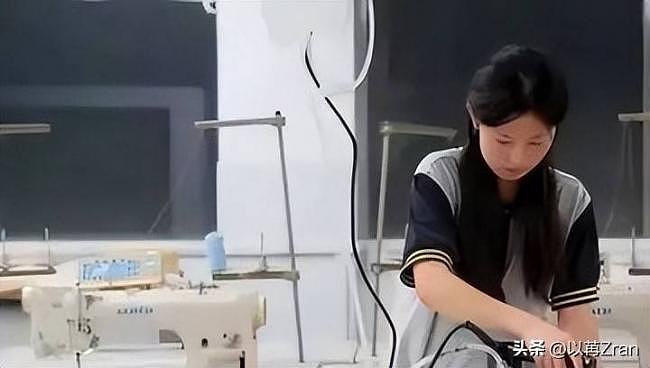 新学期到了,姜萍和家人现状被曝(组图) - 19