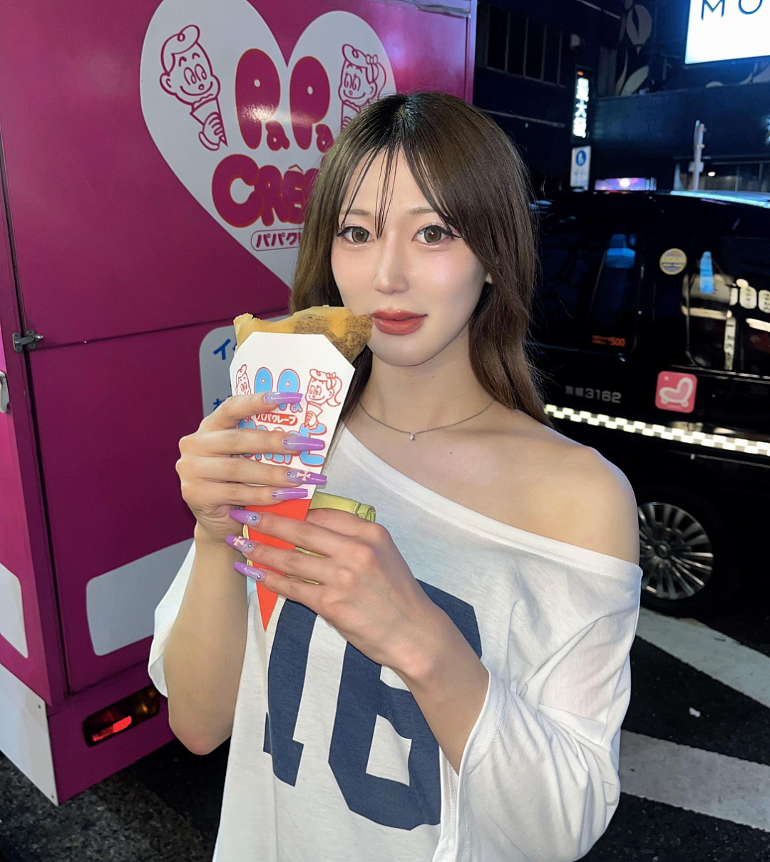日本一黑皮肌肉男爆改性感美女!22岁下海做陪酒女,网友:这真不是换了个人?(组图) - 11