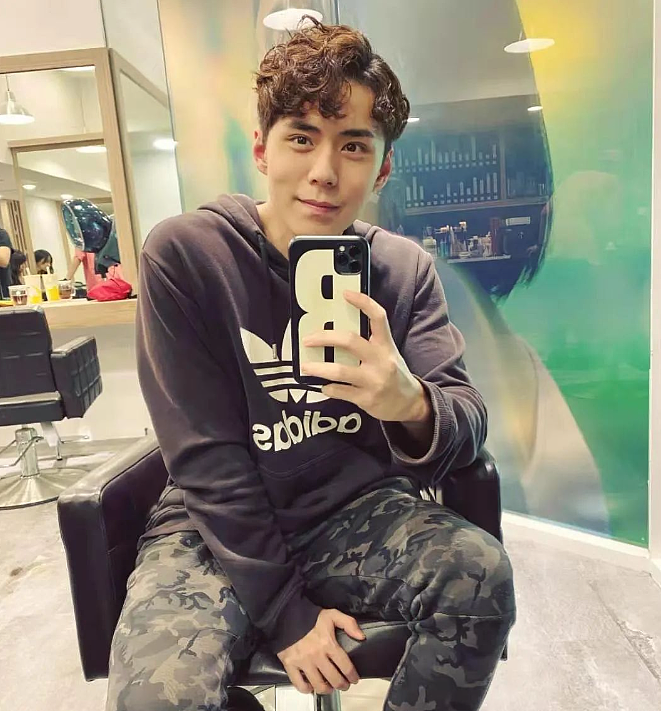 宣布恢复单身!秘恋小6岁嫩男发照片宣示主权,扬言要嫁人生子深夜换车私约,今高调分手实则早有新人选?(组图) - 5