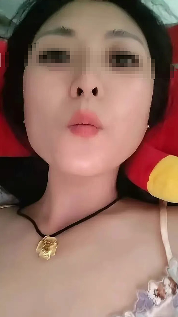 42岁离异妇女发征婚视频迷倒全网老头,视频和内容被扒长相就这(组图) - 14