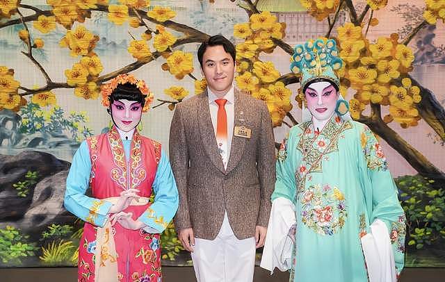 何鸿燊仨子女观礼阅兵,何超琼带了三房的弟弟,唯独没带何猷君(组图) - 10