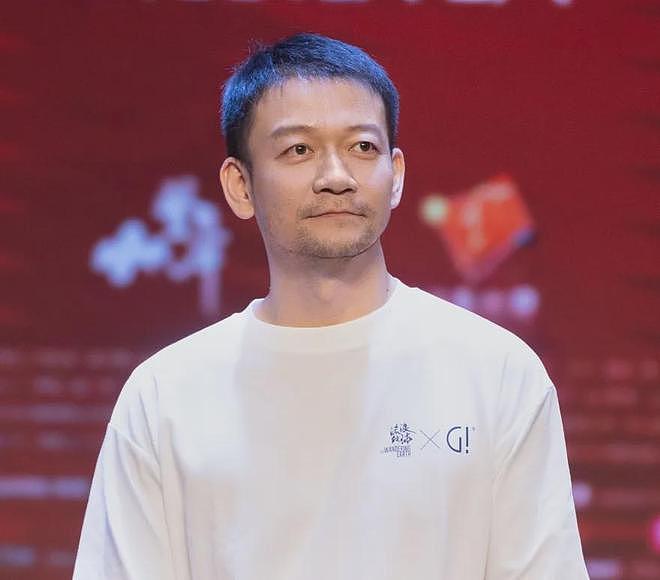 《流浪地球》监制爆雷！发表不当言论嘲讽中国GDP，遭网友抵制（组图） - 1