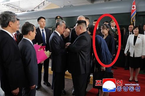 难活过50岁?金正恩带女儿访中,外媒封:世上最危险12岁女孩(组图) - 2