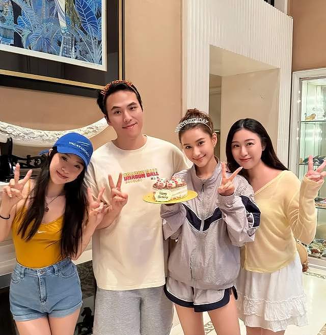 何鸿燊仨子女观礼阅兵,何超琼带了三房的弟弟,唯独没带何猷君(组图) - 25