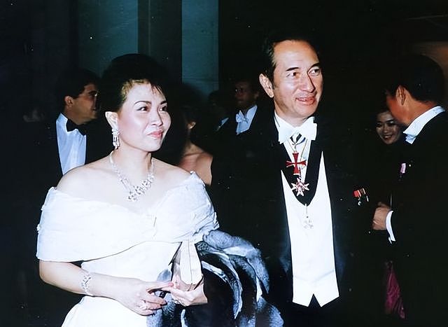 何鸿燊仨子女观礼阅兵,何超琼带了三房的弟弟,唯独没带何猷君(组图) - 11