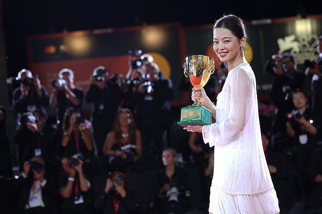 辛芷蕾获威尼斯影后，她从不掩饰“想红”的野心（组图） - 1