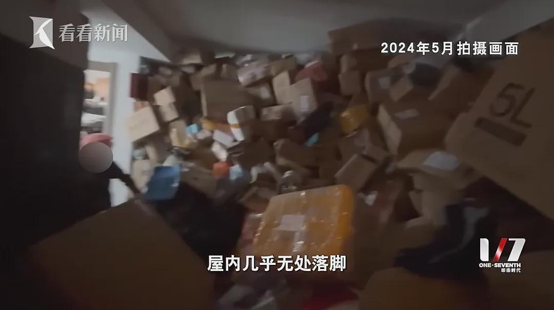 家里清出30吨！男子彻底崩溃：老妈有3套房，越堆越多！开门瞬间涌出……（组图） - 8