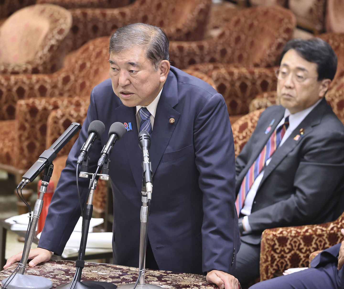 日本自民党内47地方党部逾18逼宫，石破茂面临500席大权悬崖危机（组图） - 2