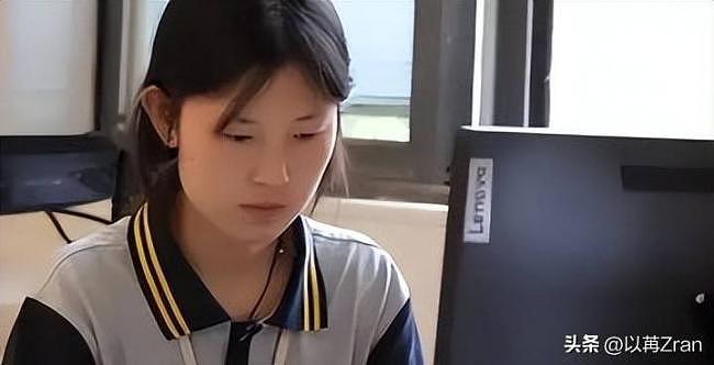 新学期到了,姜萍和家人现状被曝(组图) - 7
