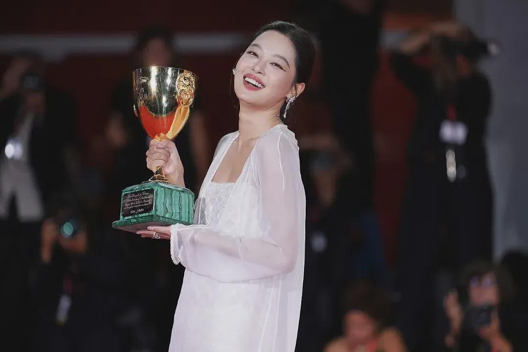 有野心的辛芷蕾，从鹤岗闯到威尼斯...（组图） - 1