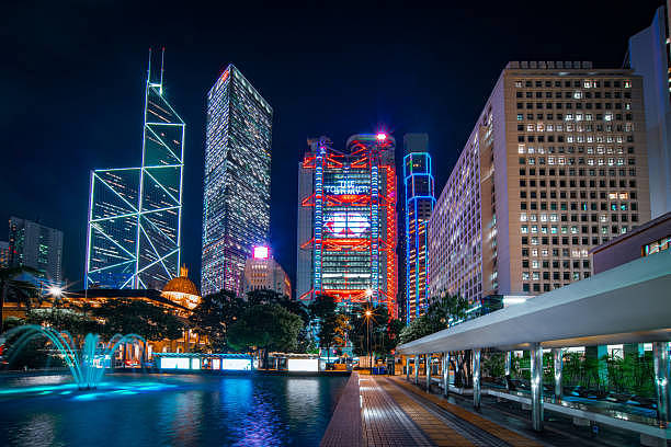 中国卖淫团伙头目向境外汇款，被人私吞1.3亿（图） - 1