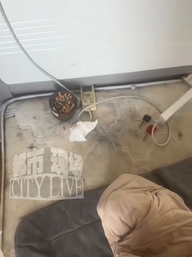 奶茶杯装满黄色液体、外卖袋成山，房东崩溃报警：这是新房，才出租3个月！（组图） - 1