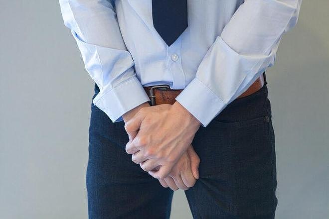 【健康】45岁男子查出阴茎癌晚期，被切掉4cm，流泪坦言：自己无知惹的祸（组图） - 1