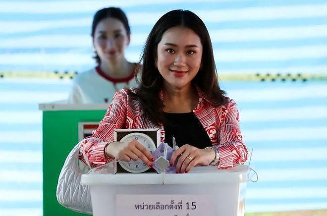比泰剧精彩！泰国新华裔总理阿努廷43亿身家与“霸道总裁”式执政（组图） - 9