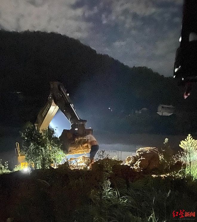 “村庄挖出疑似乌木”调查:村民被告知整治撂荒地,称曾有疑似乌木被挖出后运走(组图) - 4