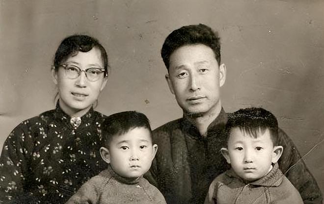 “护夫狂魔”万千惠，是表演型人格还是坚定女主？（组图） - 4