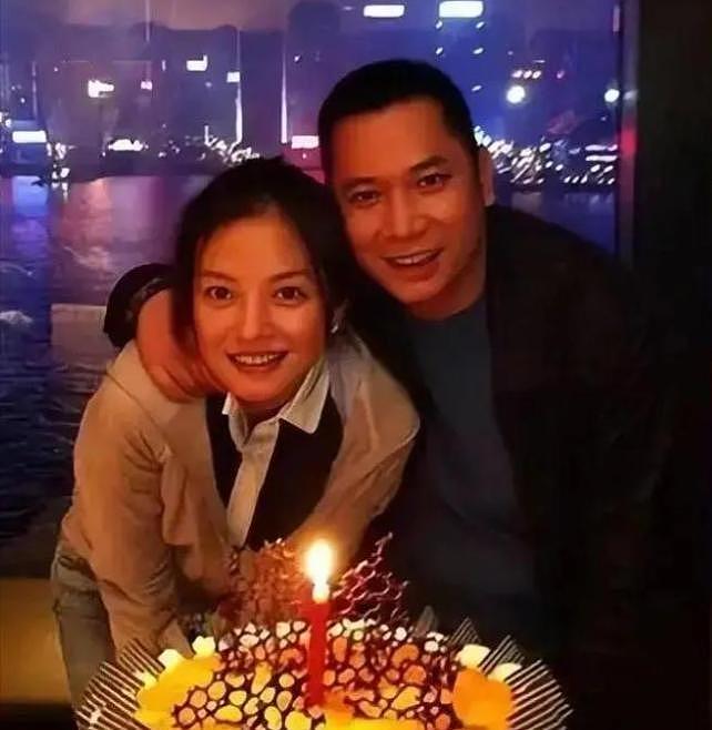 赵薇意想不到，分手二十年后汪雨再婚富贵女，她却陷入困境（组图） - 17