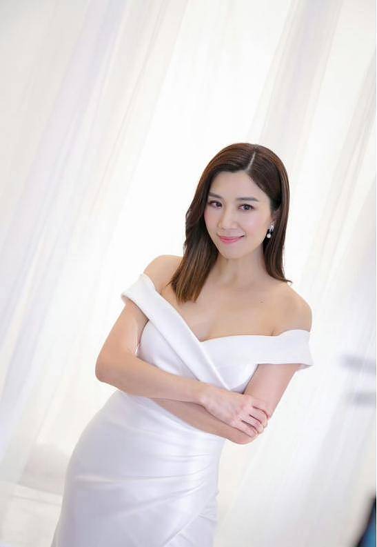 TVB前花旦婚后大解放真空上阵，大秀完美身材...（组图） - 4
