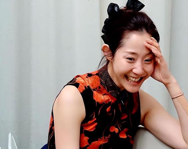 “护夫狂魔”万千惠，是表演型人格还是坚定女主？（组图） - 1