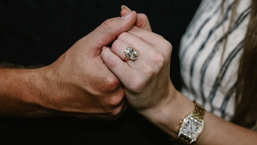 她的婚戒,她们的焦虑:泰勒·斯威夫特订婚如何引爆一场全球“求婚压力”测试?(组图) - 2