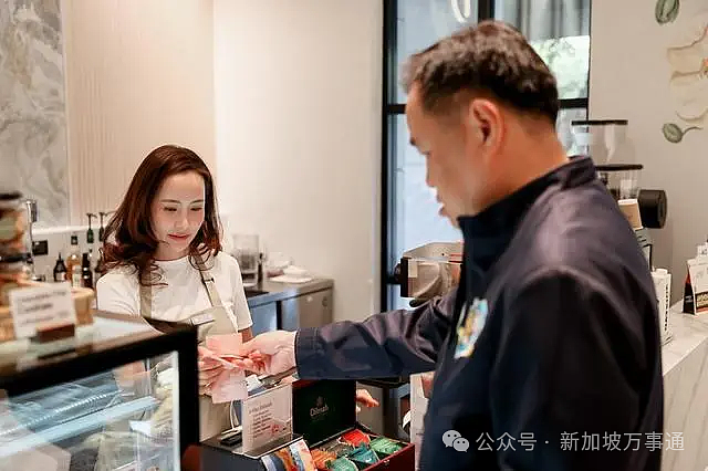 从咖啡店老板到泰国新晋 “第一夫人”!39 岁冻龄高颜值引爆外网(组图) - 10